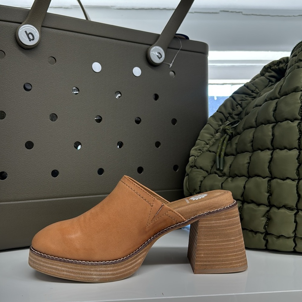Ivaria Clog